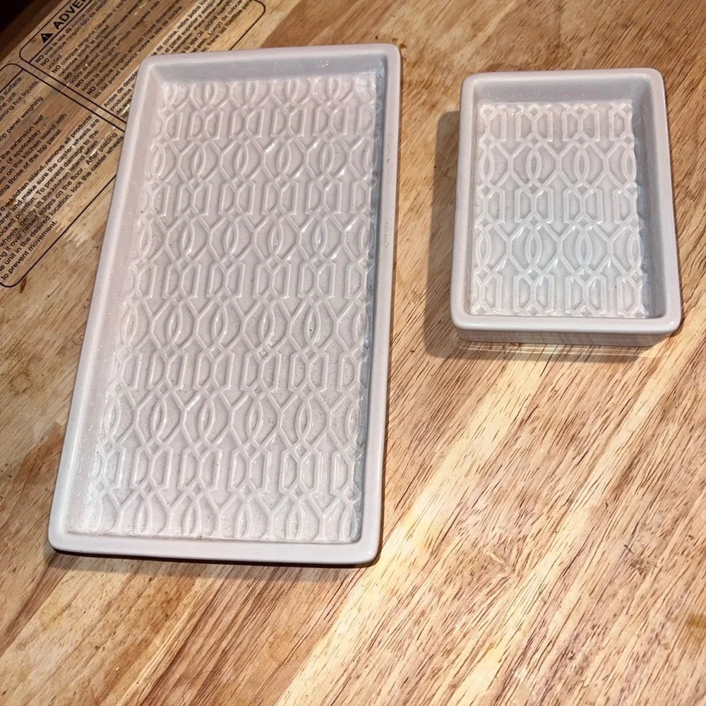 Pink Textured Ceramic Tray Set
